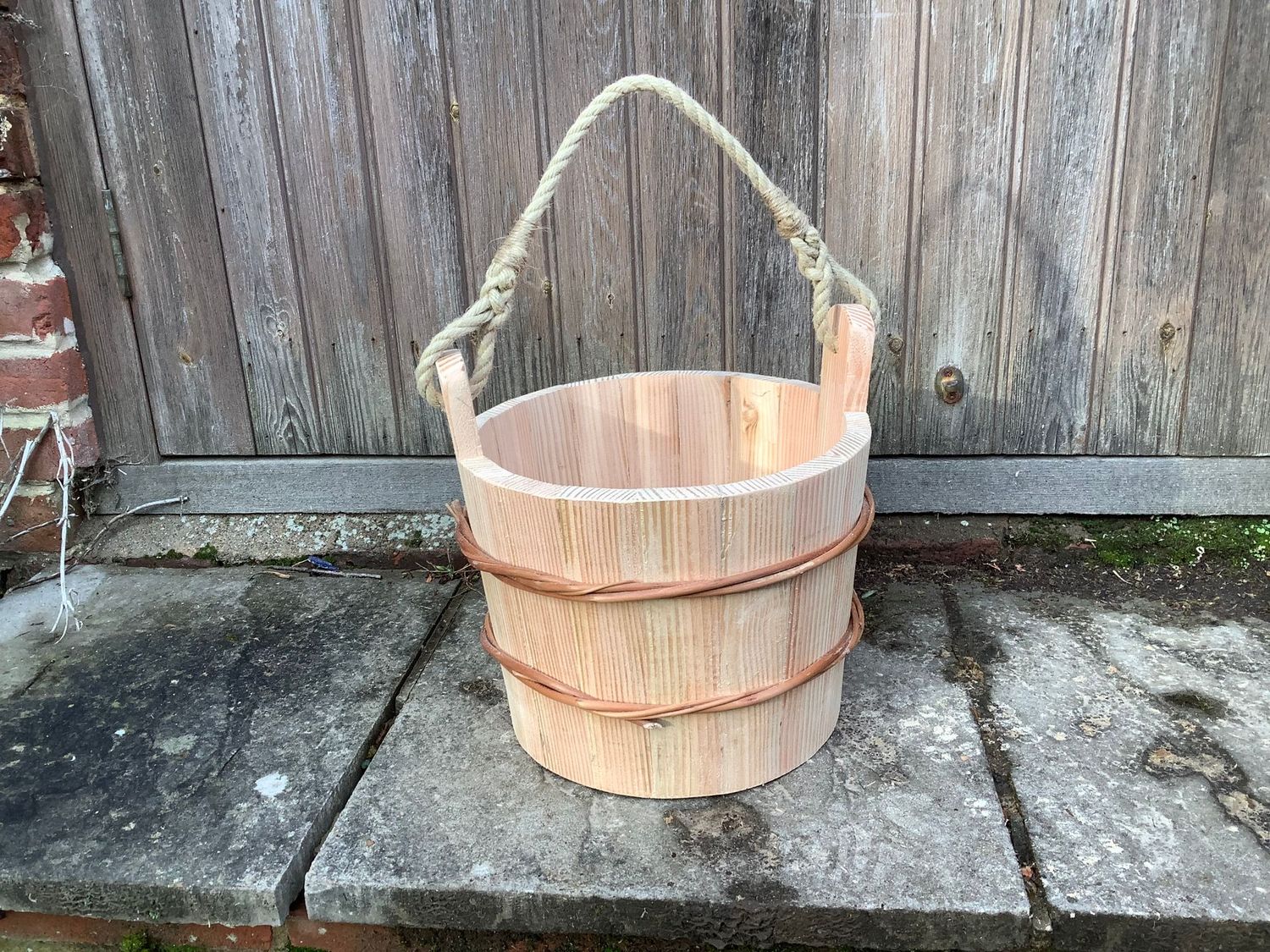 12c / viking Bucket with willow bands 12c / viking Bucket with willow bands