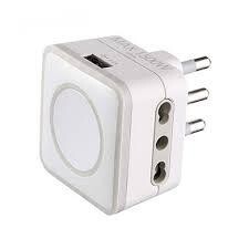 Adattatore triplo con porta USB 16A