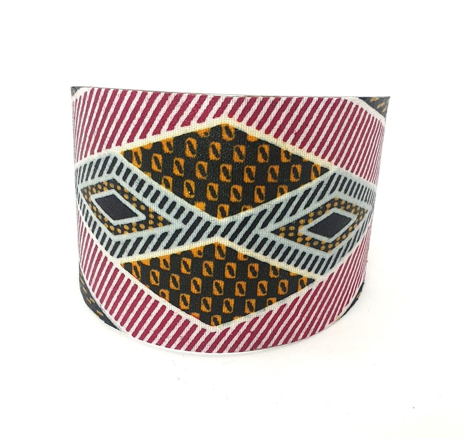 Manchette Délia
Fuschia, blanc, noir et marron