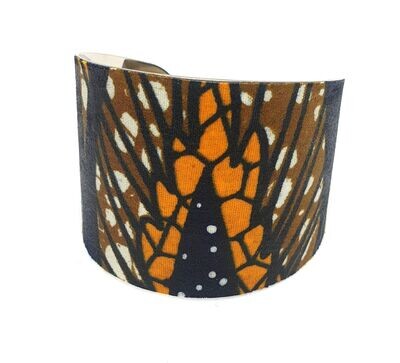 Manchette Délia
Orangé, blanc, bleu nuit et marron