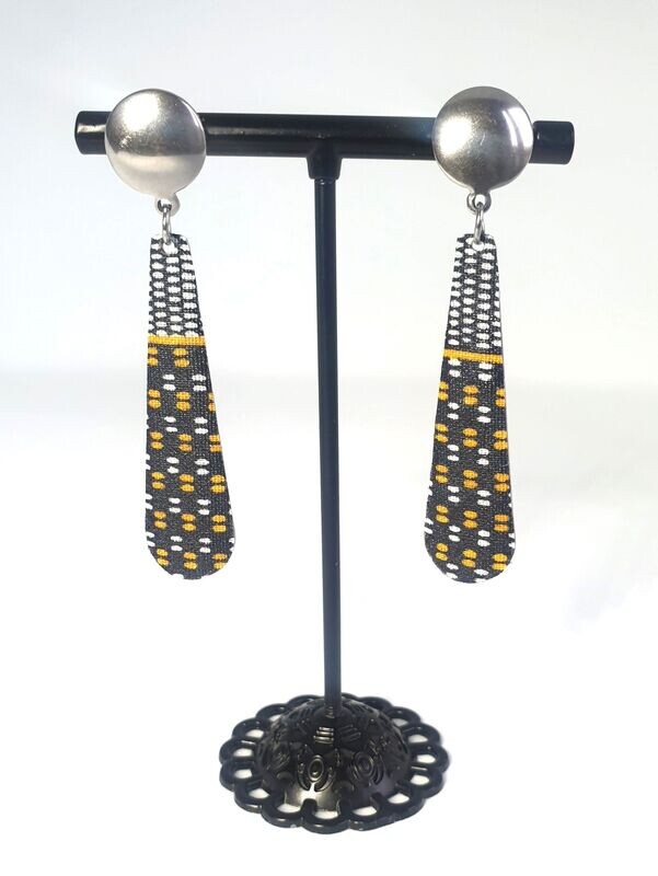 Boucles d'oreilles Kilia
Noir à motifs blancs et jaunes