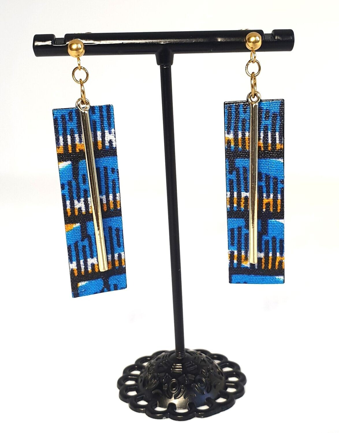 Boucles d'oreilles 
Bleu azur et orangé à motifs