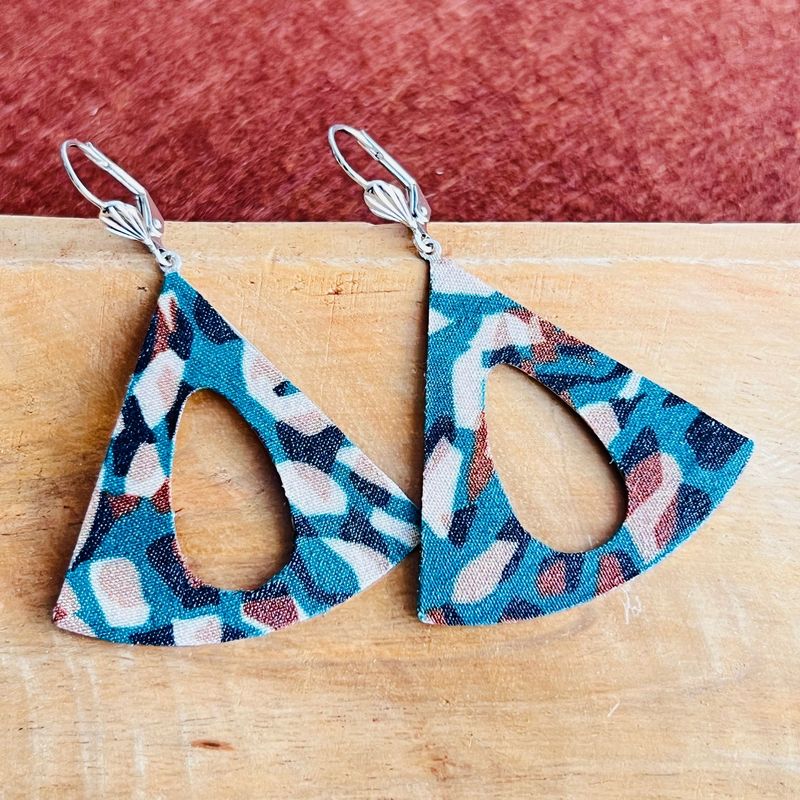 Boucle d’oreille triangle Tiana Boucle d’oreille triangle Tiana