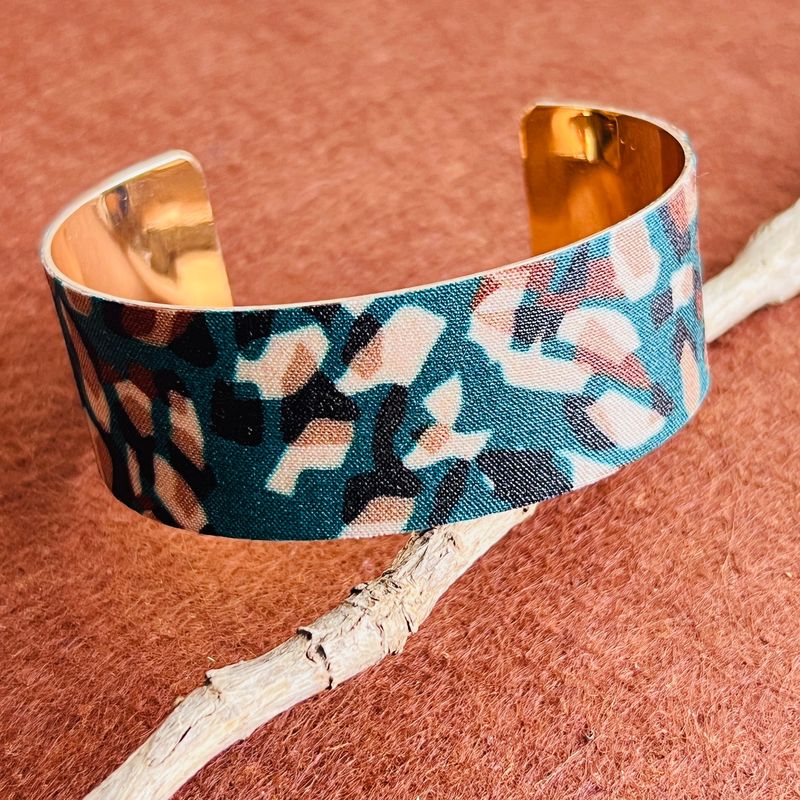 Manchette leopard turquoise ajustable au tour de poignet