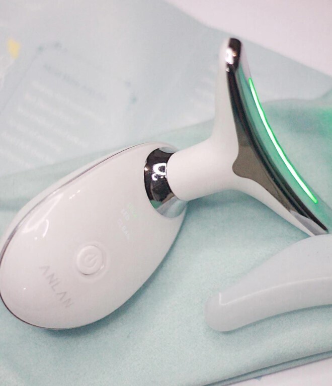 Facial rejuvenation/anti-ageing device