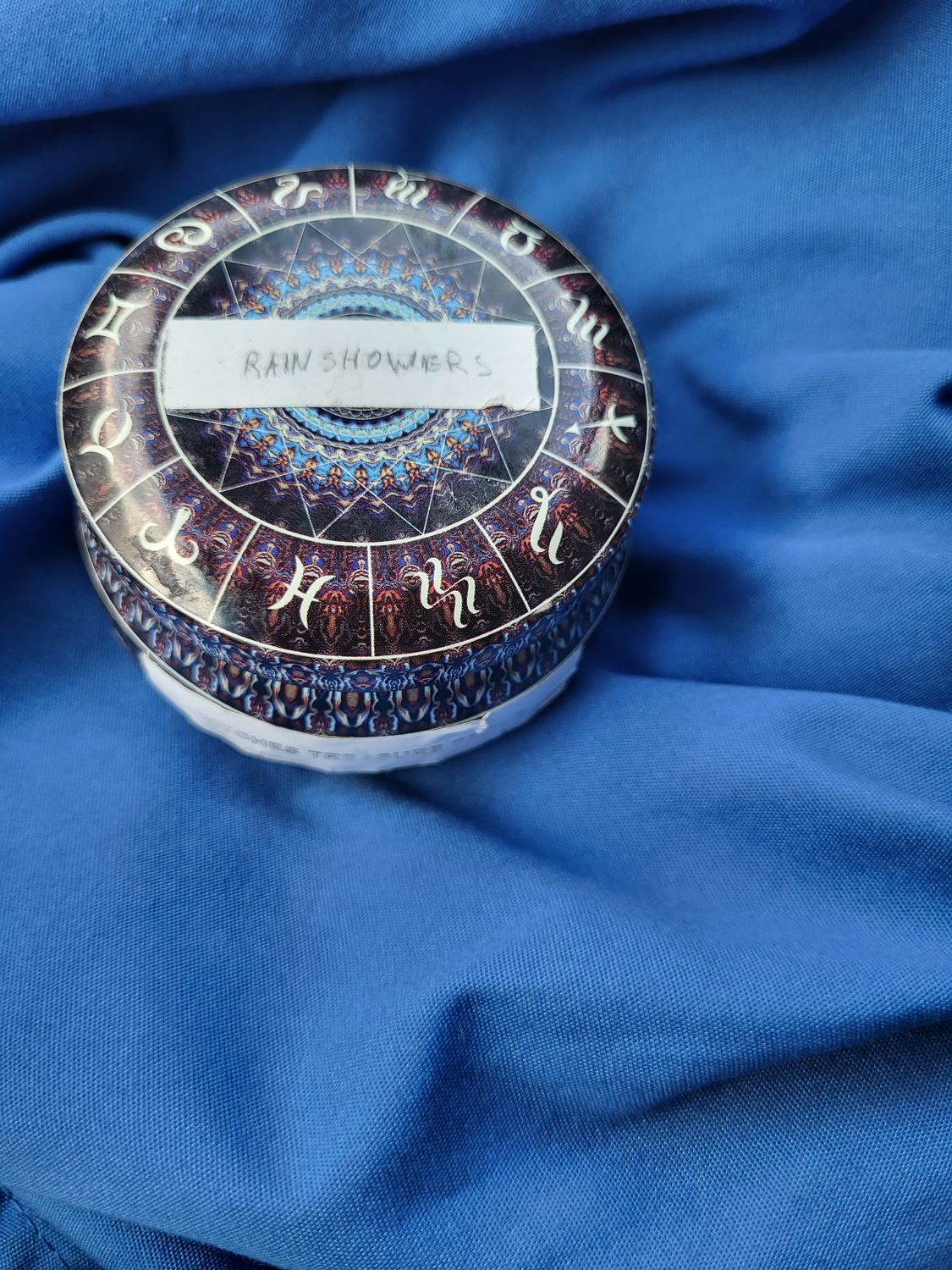 Rain showers Scented Container Candle