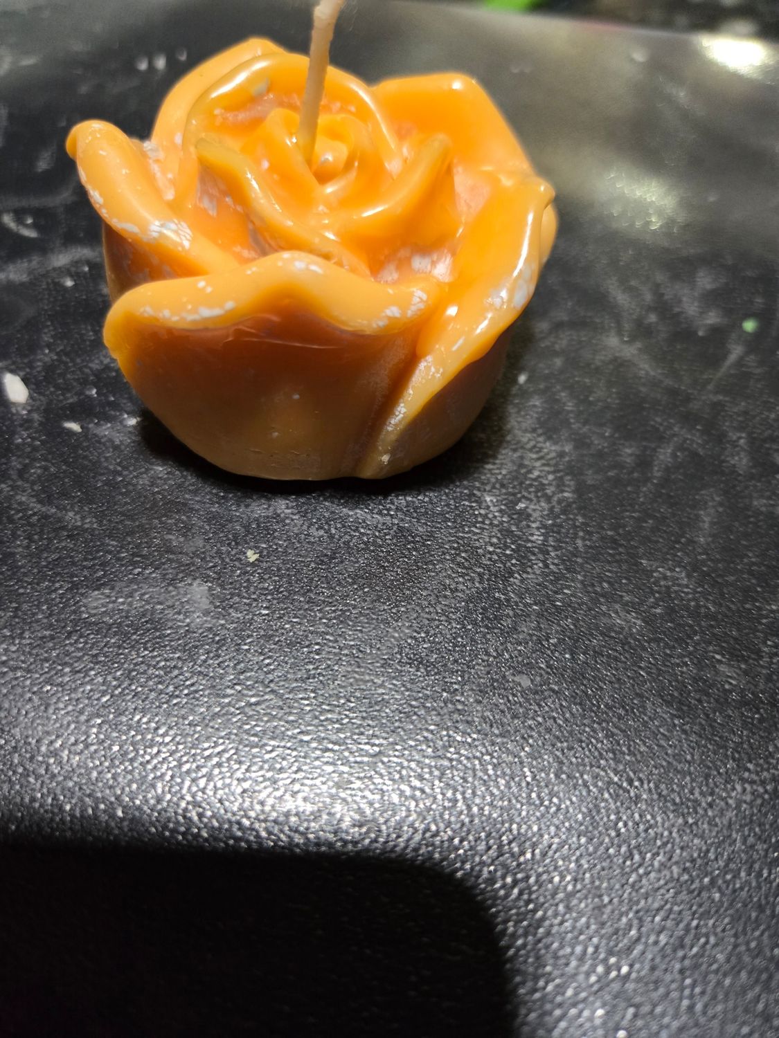 Single heart or flower shape scented candles
