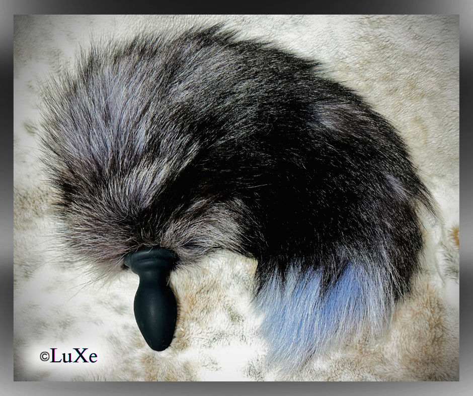 Foxy Vibez. The Vibrating Fox Tail Plug