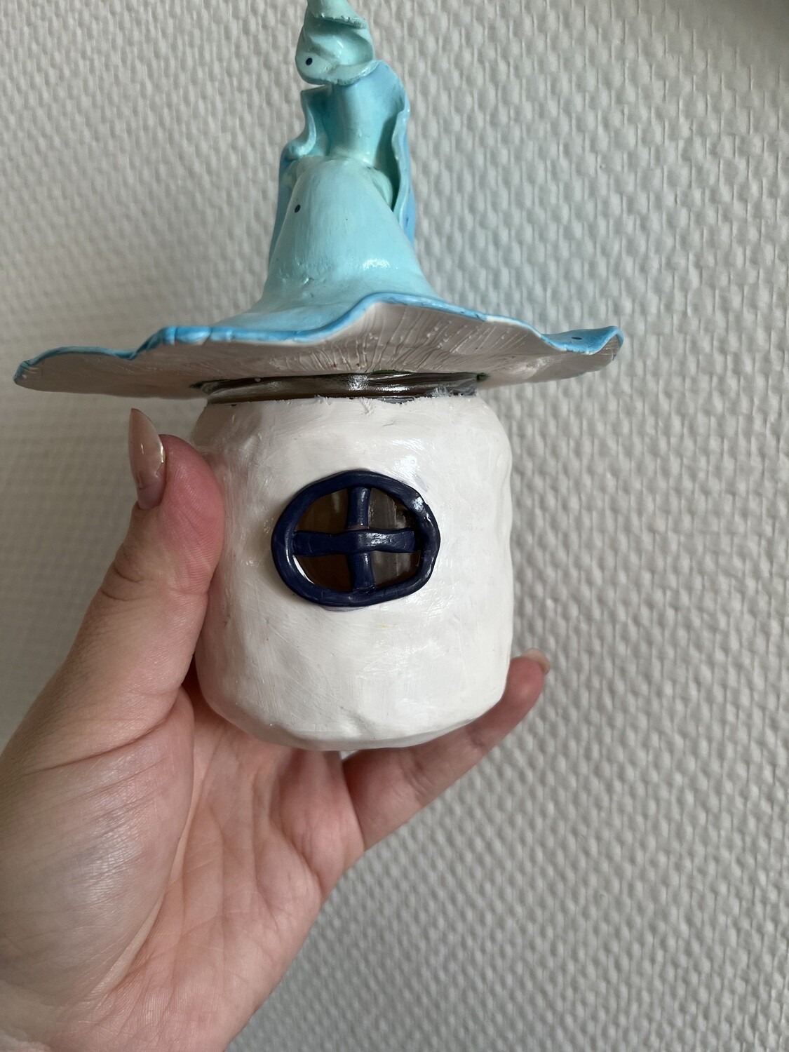 Maison de fées toit bleu