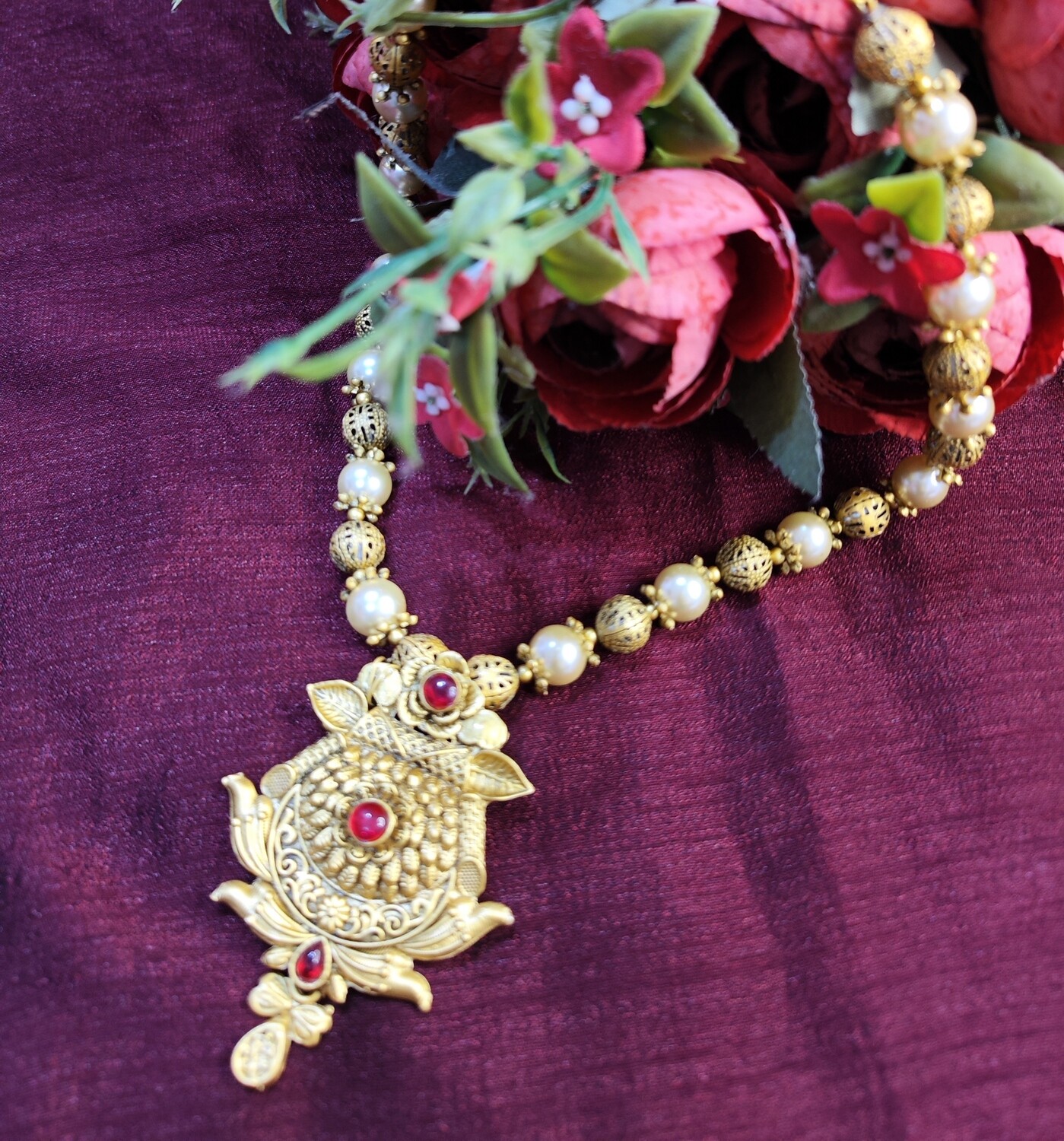traditional necklace set