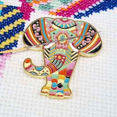 Mandala Elefant Nadelhalter von Meloca Designs