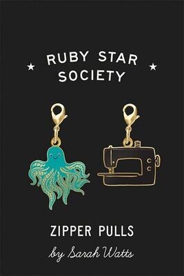 Ruby Star Society Zipper Anhänger von Sarah Watts | Krake + Nähmaschine