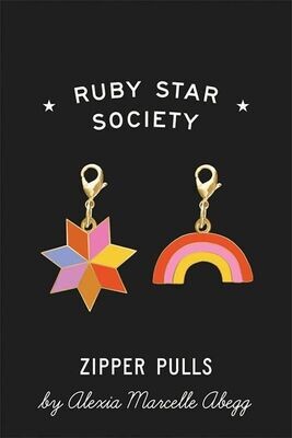 Ruby Star Society Zipper Anhänger von Alexia Marcelle Abegg | Stern + Regenbogen