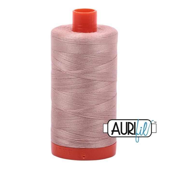 Aurifil Nähgarn 50wt | No. 2375 - Antique Blush | 1300m