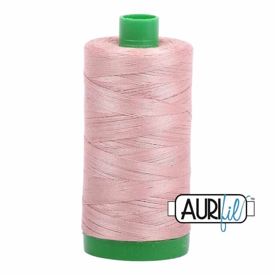 Aurifil Quiltgarn 40wt | No. 2375 - Antique Blush | 1000m