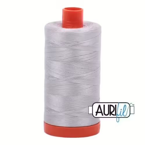 Aurifil Garn 50wt | No. 2615 - Aluminium | 1300 m