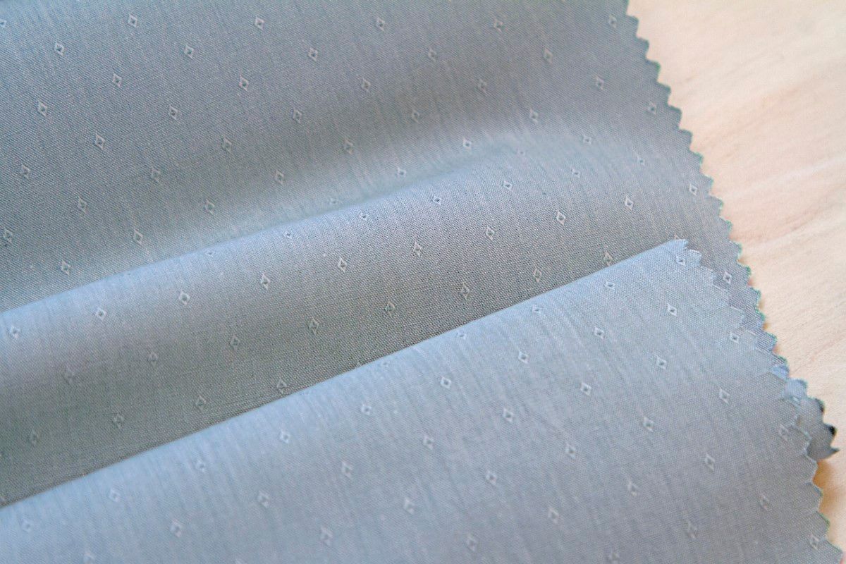 Wildflower Wovens  von Suzy Quilts  für Art Gallery Fabrics | Dots in Bluebell