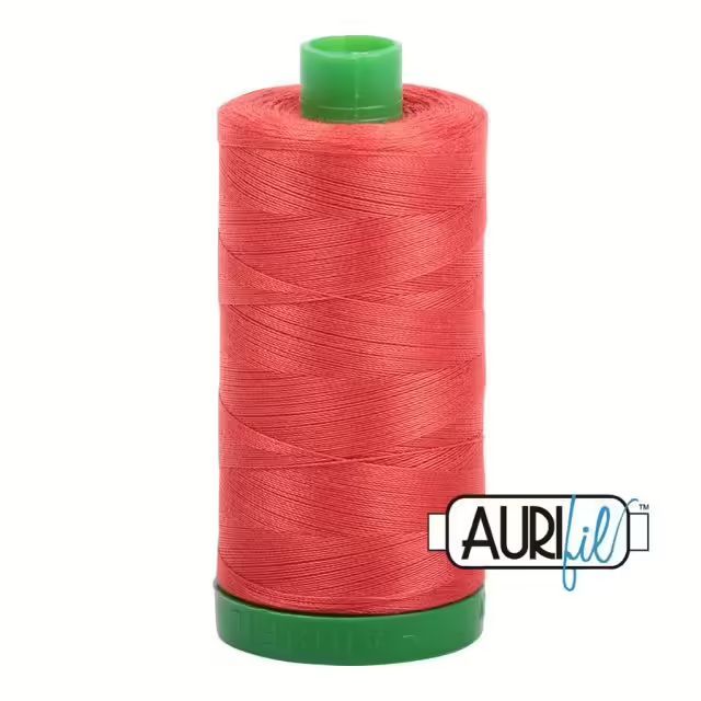 Aurifil Quiltgarn 40wt | No. 2277 - Light Red Orange | 1000 m
