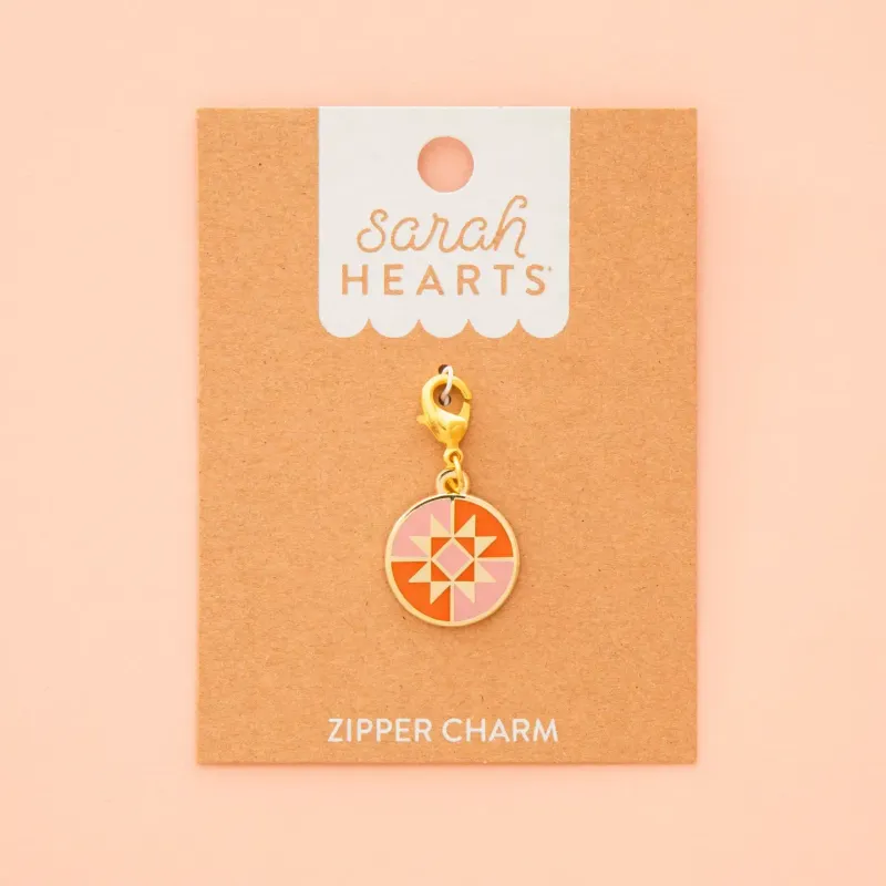 Sarah Hearts Reißverschlussanhänger Zipper Charm | Round Quilt Star Sarah Hearts Reißverschlussanhänger Zipper Charm | Round Quilt Star