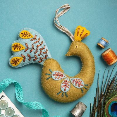 Corinne Lapierre | Filz-Nähset | Pfau Corinne Lapierre | Filz-Nähset | Pfau