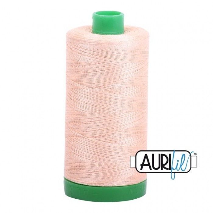 Aurifil Quiltgarn 40wt | No. 2205 - Flesh | 1000 m Aurifil Quiltgarn 40wt | No. 2205 - Flesh | 1000 m
