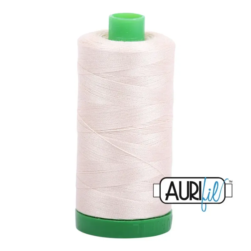 Aurifil Quiltgarn 40wt | No. 2000 - Light Sand | 1000 m Aurifil Quiltgarn 40wt | No. 2000 - Light Sand | 1000 m