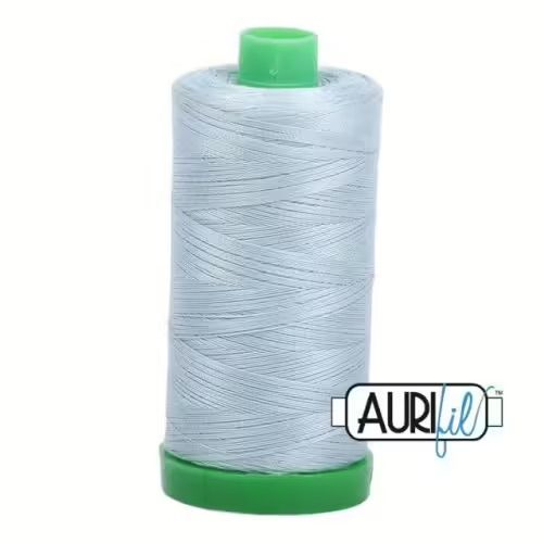 Aurifil Quiltgarn 40wt | No. 2847 - Bright Grey Blue | 1000 m Aurifil Quiltgarn 40wt | No. 2847 - Bright Grey Blue | 1000 m