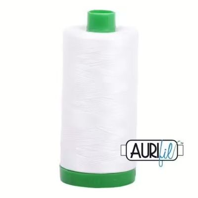 Aurifil Quiltgarn 40wt | No. 2021 - Natural White | 1000 m Aurifil Quiltgarn 40wt | No. 2021 - Natural White | 1000 m