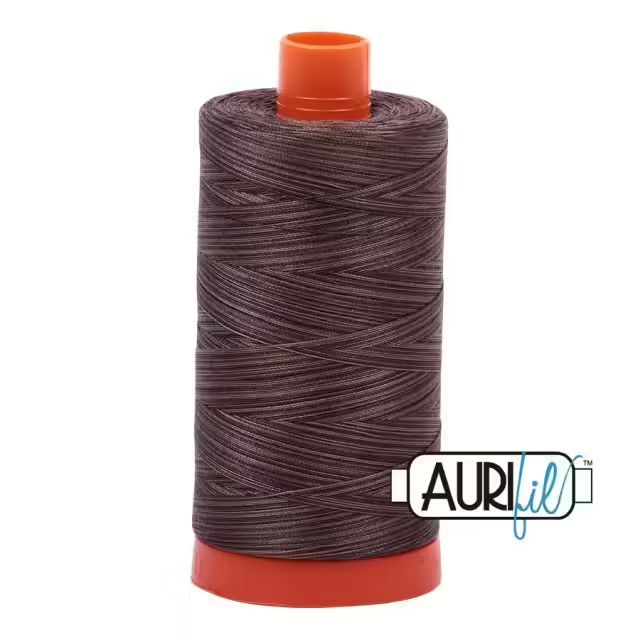 Aurifil Garn 50wt | Mocha Mousse No. 4671 | 1300 m Aurifil Garn 50wt | Mocha Mousse No. 4671 | 1300 m