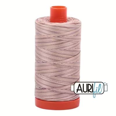 Aurifil Garn 50wt | Biscotti No. 4666 | 1300 m Aurifil Garn 50wt | Biscotti No. 4666 | 1300 m