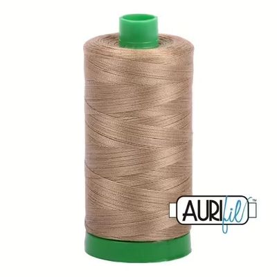 Aurifil Quiltgarn 40wt | No. 2930 - Golden Toast | 1000 m Aurifil Quiltgarn 40wt | No. 2930 - Golden Toast | 1000 m