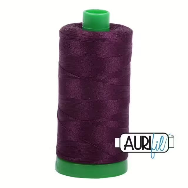 Aurifil Quiltgarn 40wt | No. 1240 - Very Dark Eggplant | 1000 m Aurifil Quiltgarn 40wt | No. 1240 - Very Dark Eggplant | 1000 m