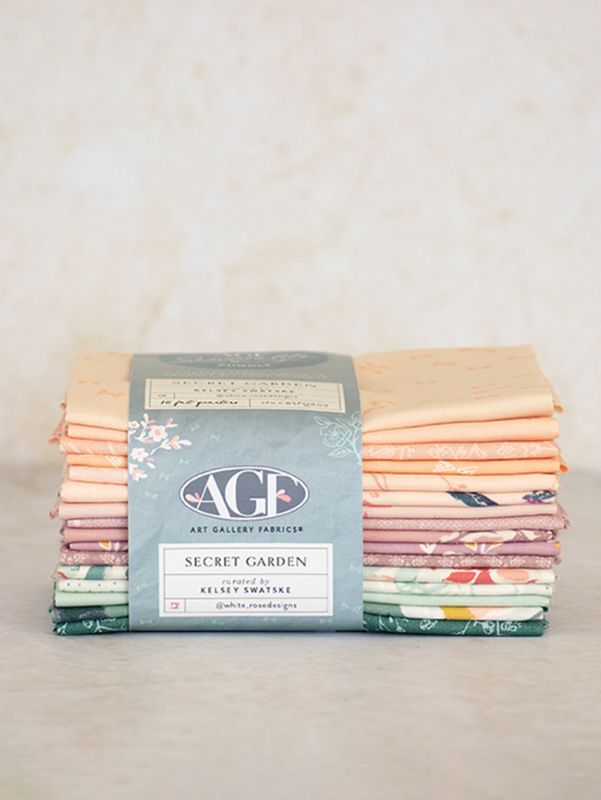 AGF Sewcialites | Secret Garden von Kelsey Swatske (White Rose Designs) | 16 Fat Quarter AGF Sewcialites | Secret Garden von Kelsey Swatske (White Rose Designs) | 16 Fat Quarter