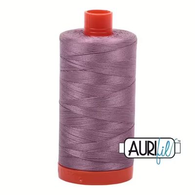 Aurifil Garn 50wt | No. 2566 - Wisteria | 1300 m Aurifil Garn 50wt | No. 2566 - Wisteria | 1300 m