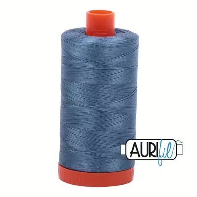 Aurifil Garn 50wt | No. 1126 - Blue Grey | 1300 m Aurifil Garn 50wt | No. 1126 - Blue Grey | 1300 m