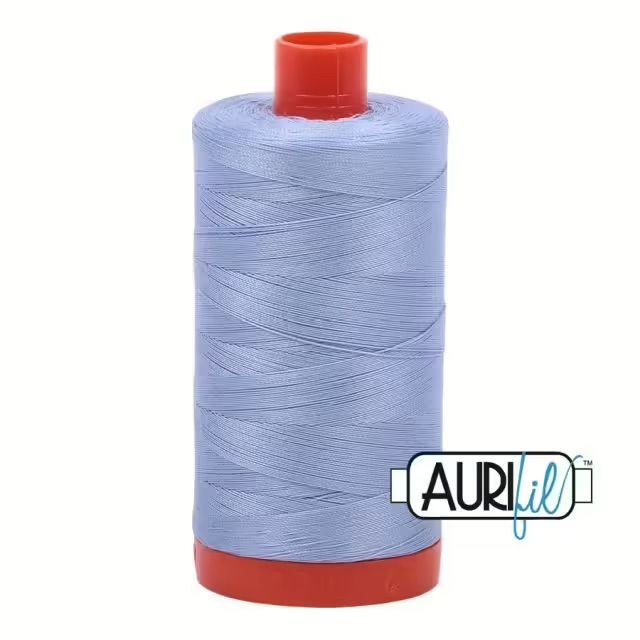 Aurifil Garn 50wt | No. 2770 - Very Light Delft |1300 m