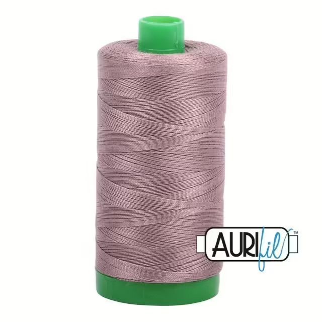 Aurifil Quiltgarn 40wt | No. 6731 - Tiramisu | 1000 m
