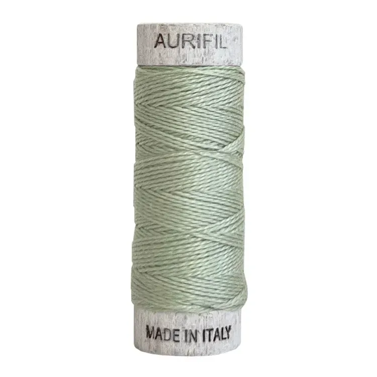 Aurifil Baumwollgarn 8wt | No. 2843 – Light Grey Green | 35 m