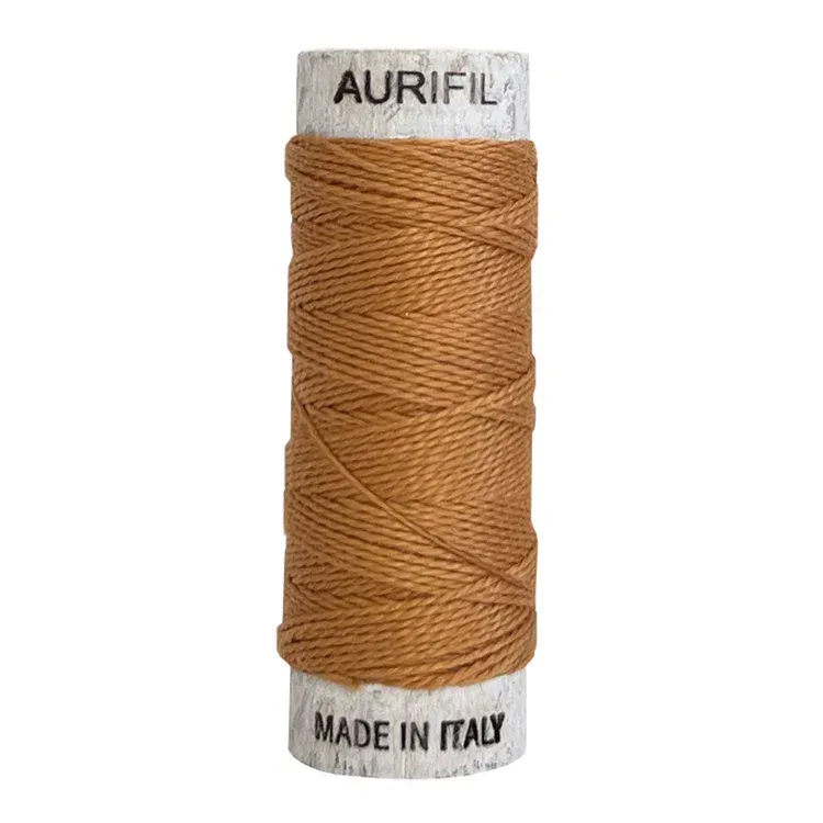 Aurifil Baumwollgarn 8wt | No. 2930 – Golden Toast | 35 m