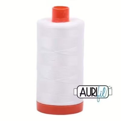 Aurifil Garn 50wt | Natural White No. 2021 | 1300 m Aurifil Garn 50wt | Natural White No. 2021 | 1300 m