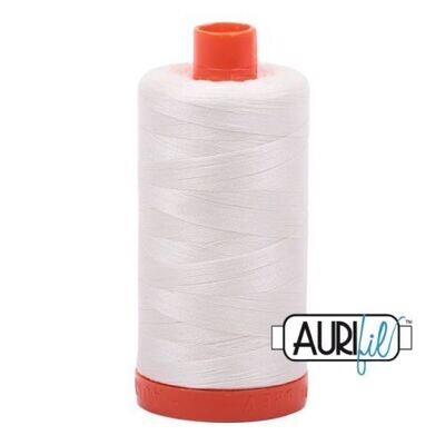 Aurifil Garn 50wt | No. 2026 - Chalk | 1300m Aurifil Garn 50wt | No. 2026 - Chalk | 1300m