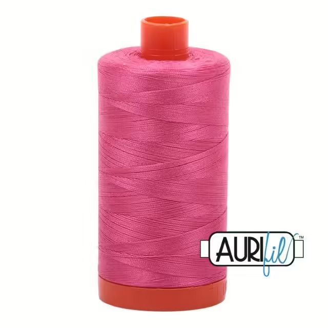 Aurifil Garn 50wt | No. 2530 - Blossom Pink | 1300 m Aurifil Garn 50wt | No. 2530 - Blossom Pink | 1300 m