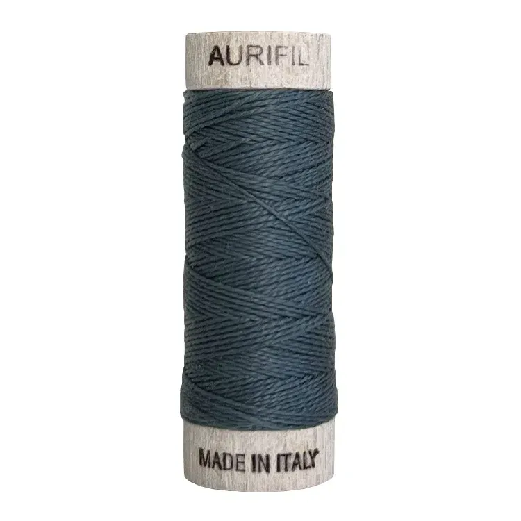 Aurifil Baumwollgarn 8wt | No. 1246 – Dark Grey | 35 m