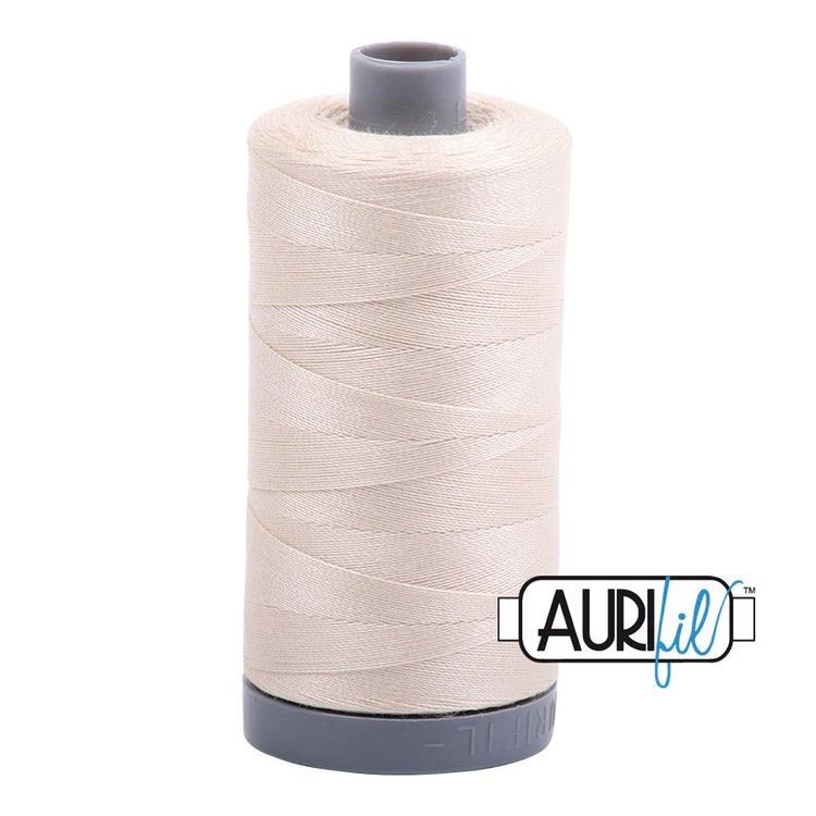 Aurifil Quiltgarn 28wt | No. 2310 - Light Beige | 750 m