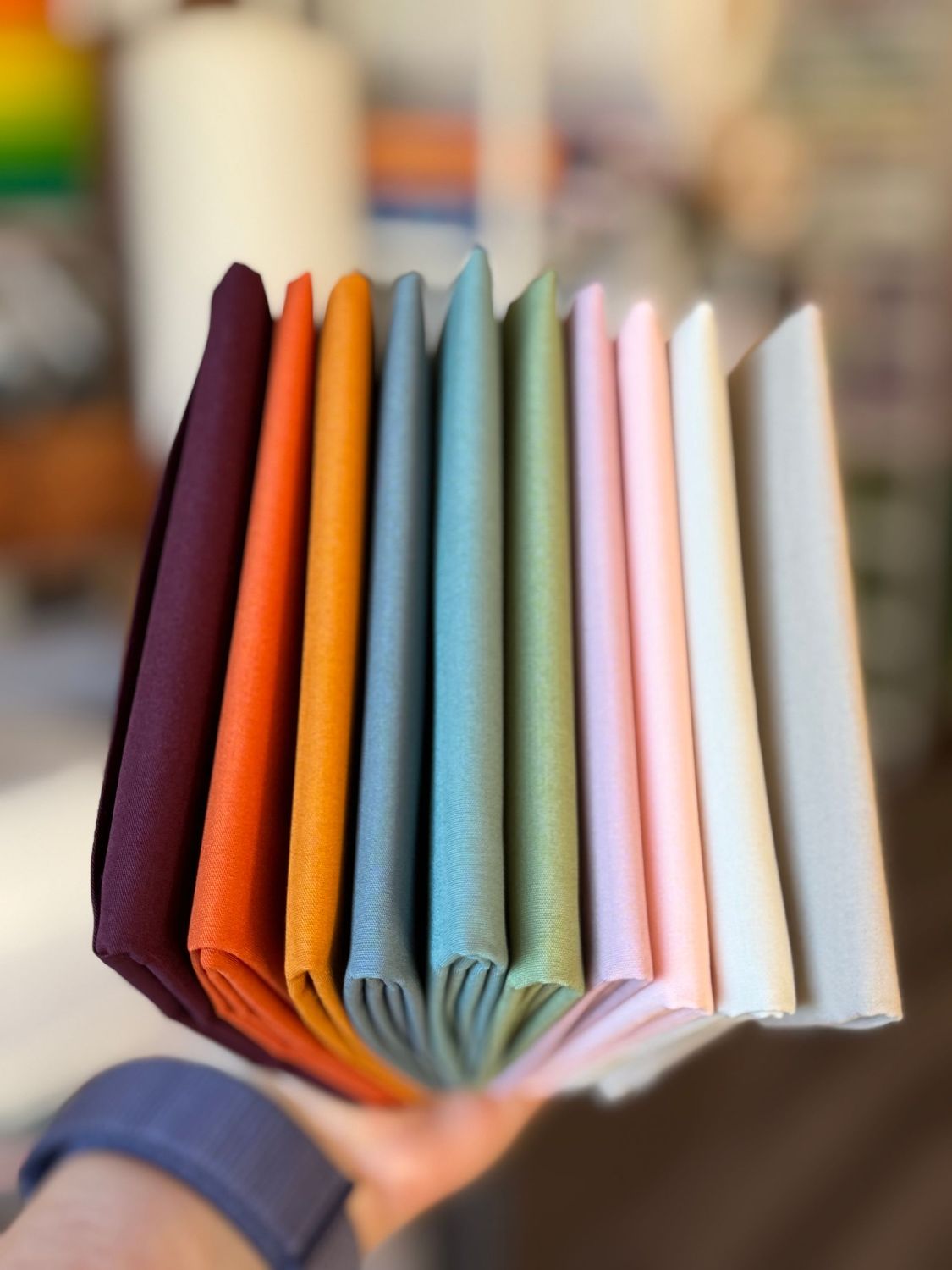 ✨ Pure Solids Fat Quarter Bundle – Ergänzung zur SOAR-Kollektion von Art Gallery Fabrics