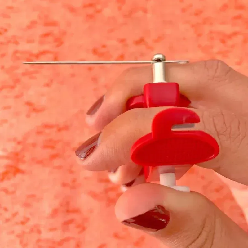 Bohin 3-in-1 Nadelzieher | Nadel greifen, schieben & Faden schneiden