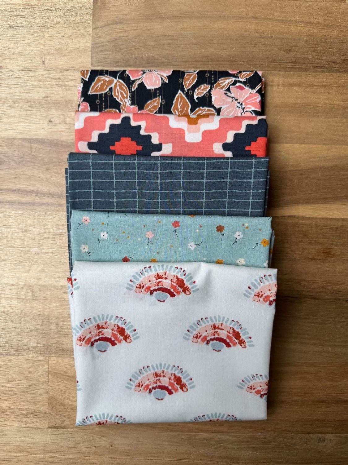 Stoffbundle „Koralle & Himmelblau“ – 5 Fat Quarter | No. 352