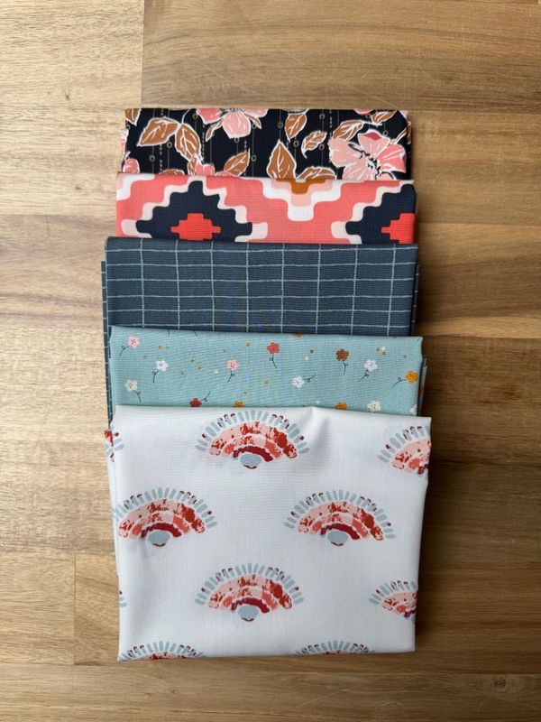 Stoffbundle „Koralle & Himmelblau“ – 5 Fat Quarter | No. 352 Stoffbundle „Koralle & Himmelblau“ – 5 Fat Quarter | No. 352