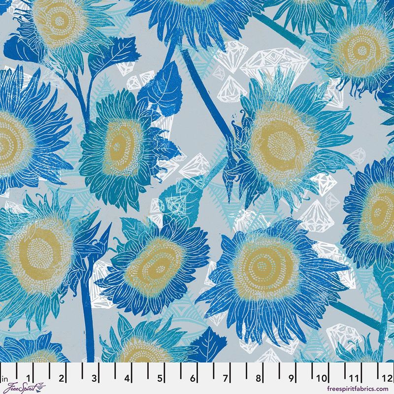 The Sunflowers – Cool | The Wisdom von Valori Wells Blauer Sonnenblumenstoff The Sunflowers Cool von Valori Wells aus der Kollektion The Wisdom für FreeSpirit Fabrics
