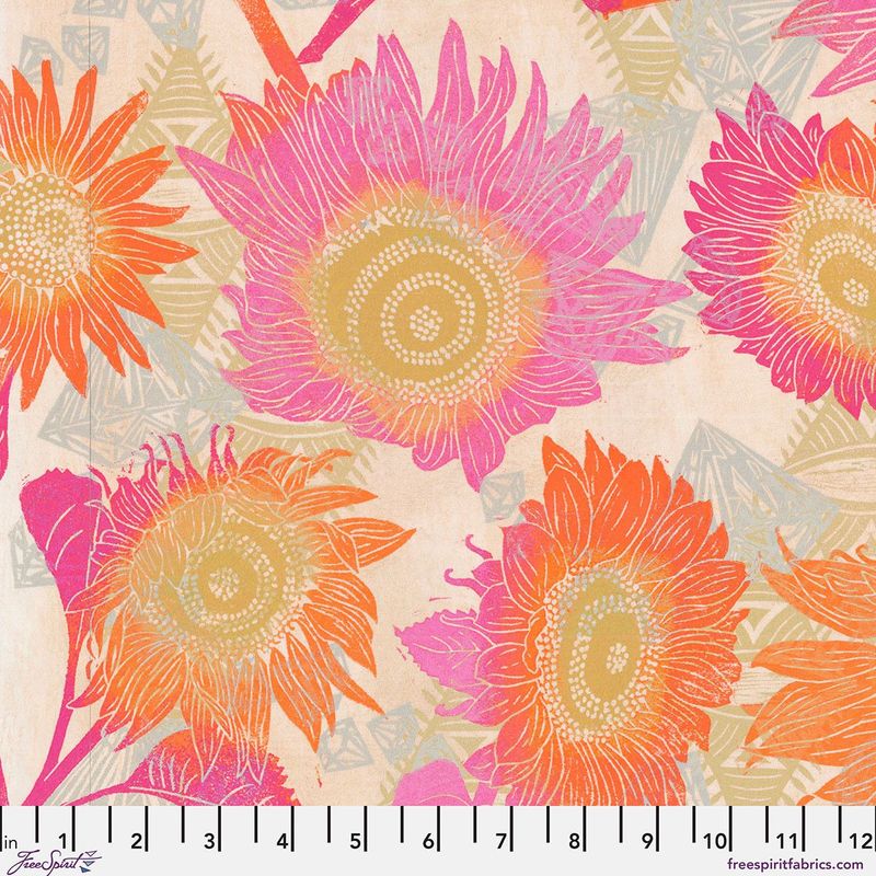 The Sweet Summer Sun – Warm | The Wisdom von Valori Wells Sonnenblumenstoff The Sweet Summer Sun Warm von Valori Wells aus The Wisdom in Pink Orange Ocker und Creme